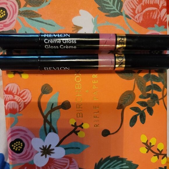 "TWO"-Revlon Creme Gloss Lip Gloss #015 & #075 - Picture 2 of 4